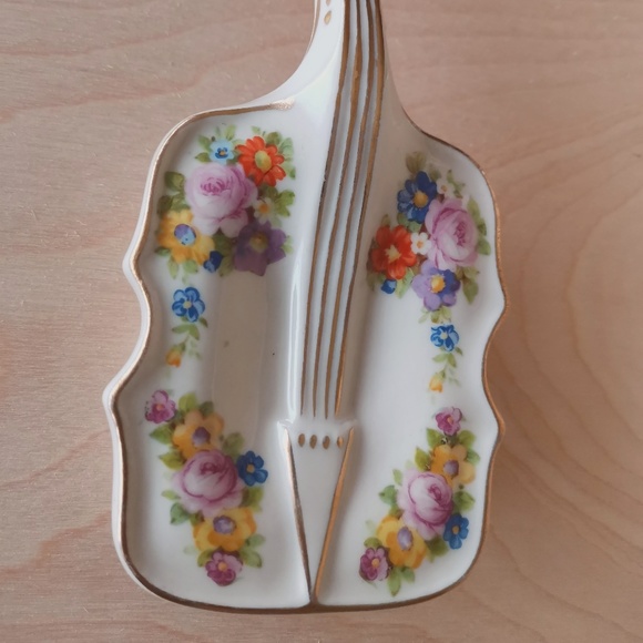 Vintage Fine China Porcelain Violin Dish and Jewelry box - Picture 2 of 8